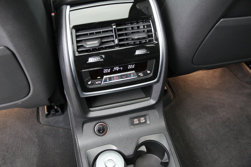 BMW X7 30d xDrive, 6 seats, Laser, Head-up, Panorama
