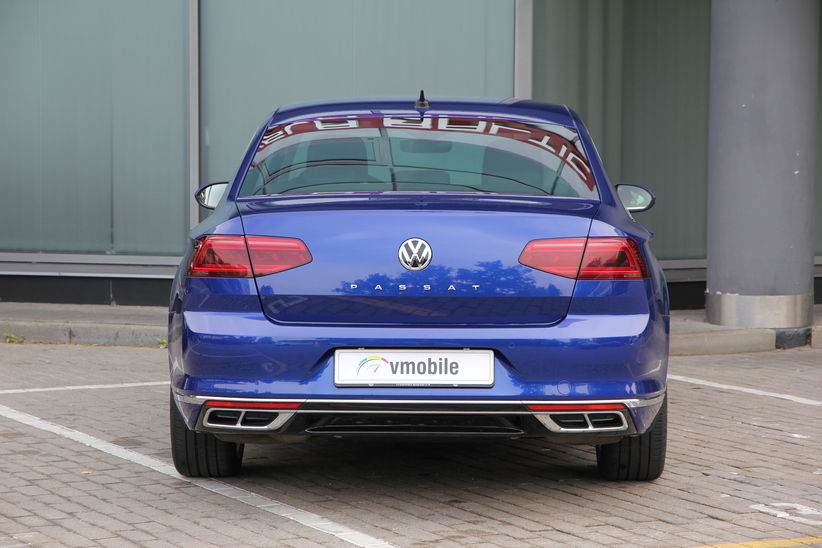 VW Passat B8 R-Line 2.0 TSI