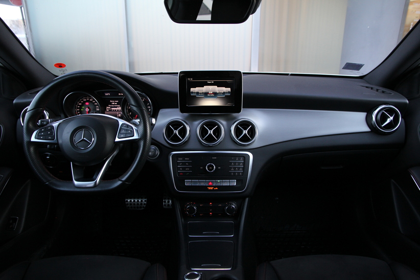 Mercedes-Benz GLA 200 AMG Package