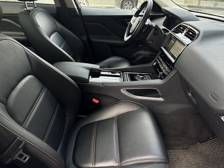 Jaguar F-Pace