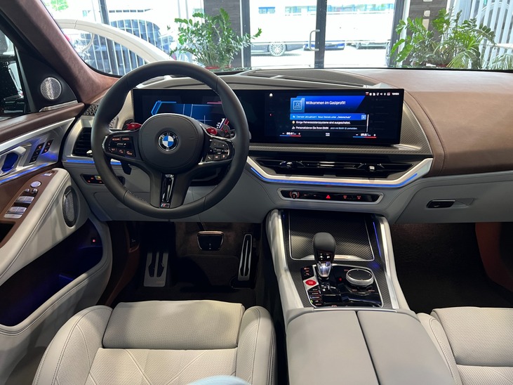 BMW XM G09