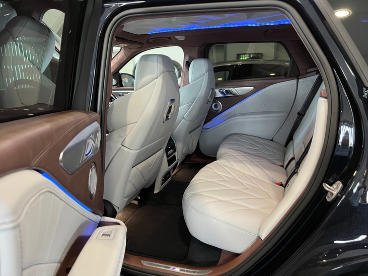 BMW XM G09