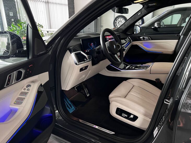 BMW X7 40D LCI 7 vietas