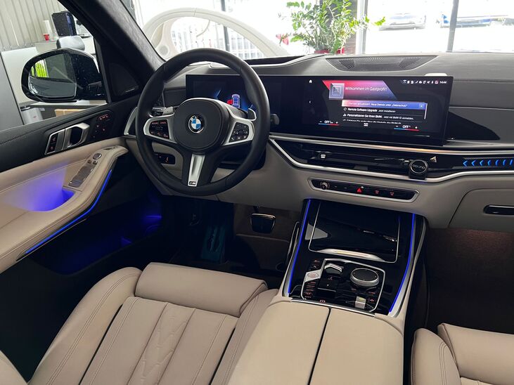 BMW X7 40D LCI 7 vietas