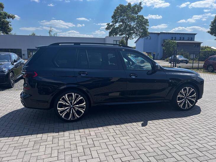 BMW X7 40D LCI