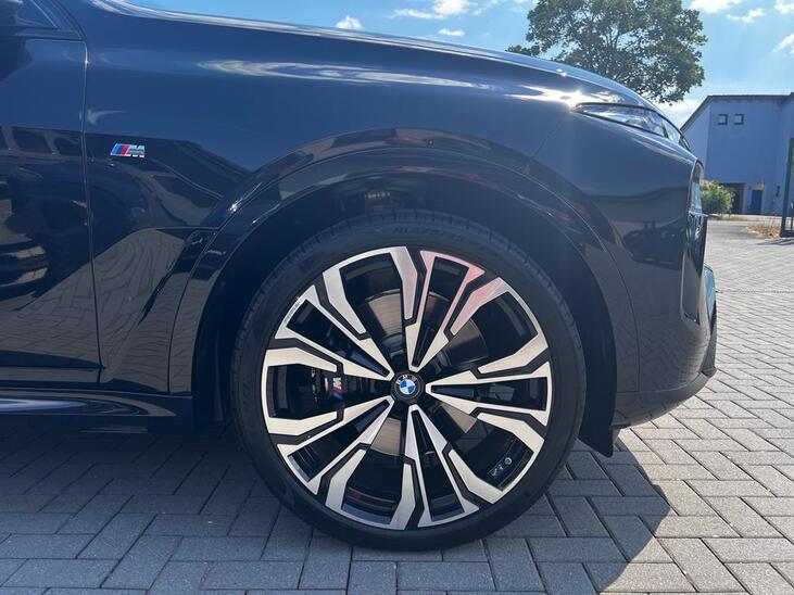 BMW X7 40D LCI
