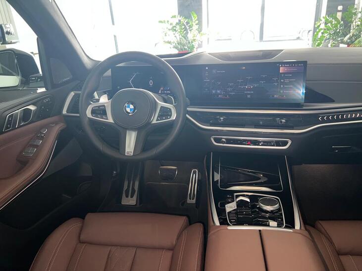 BMW X7 40D LCI