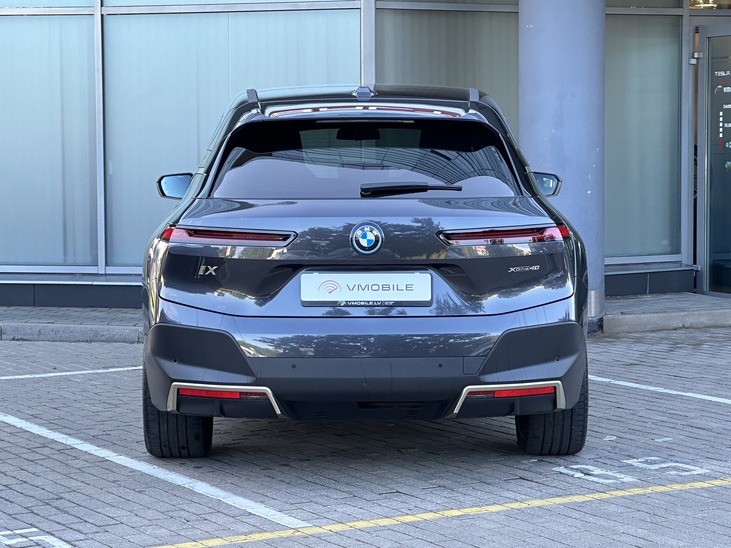 BMW iX xDrive40 Sophisto grey