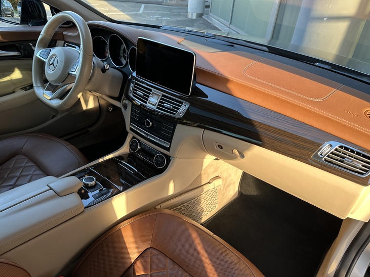 Mercedes Benz CLS500 4Matic