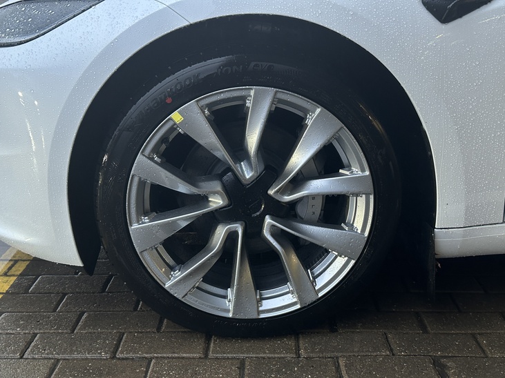 Tesla Model 3 LCI