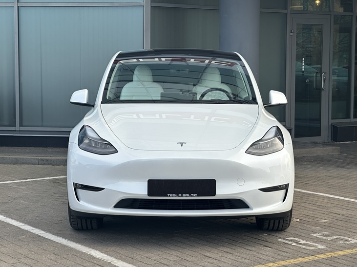 Tesla Model Y Long Range 7 Vietas