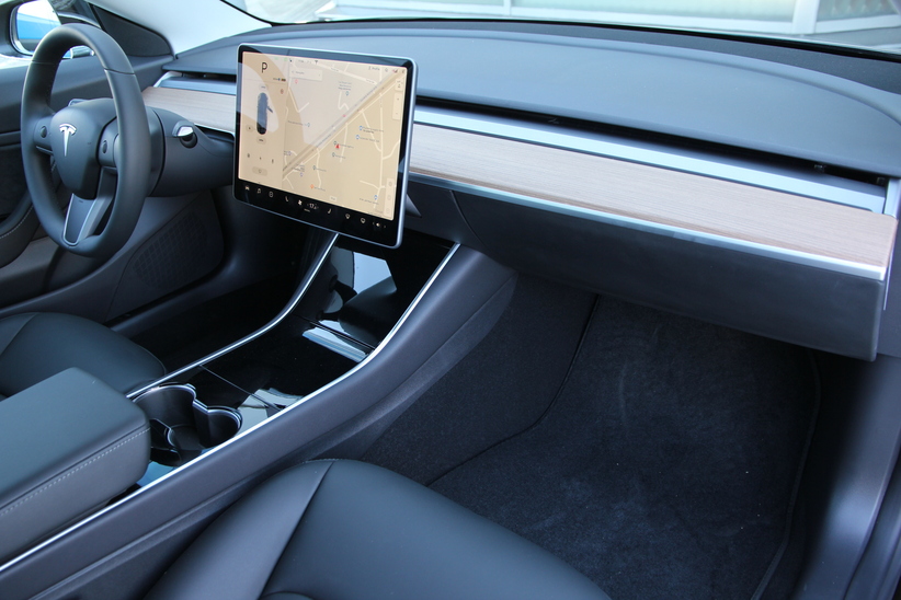 Tesla Model 3 Long Range