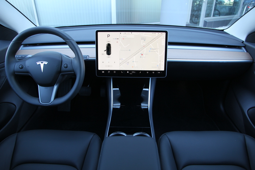 Tesla Model 3 Long Range