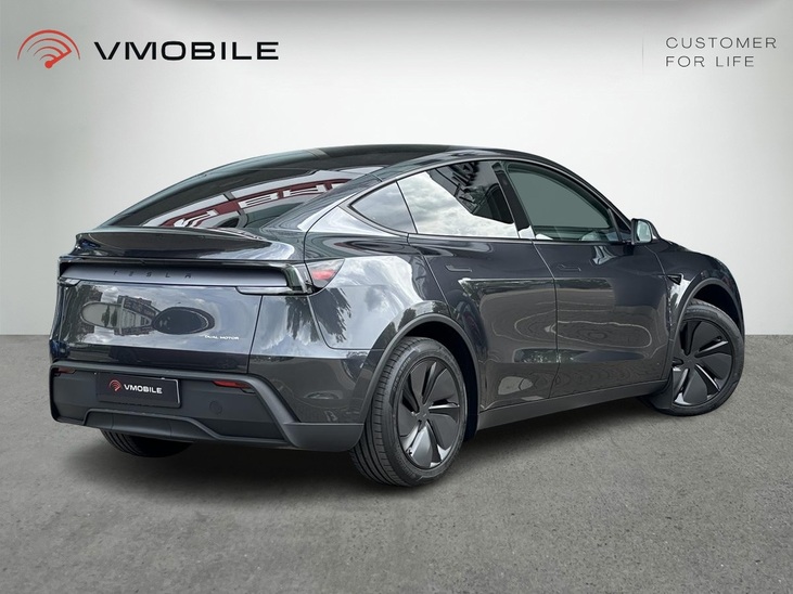 Tesla Model Y Long Range