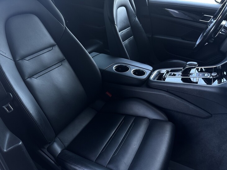 Porsche Panamera 4