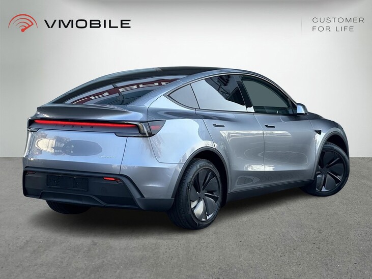 Tesla Model Y Long Range