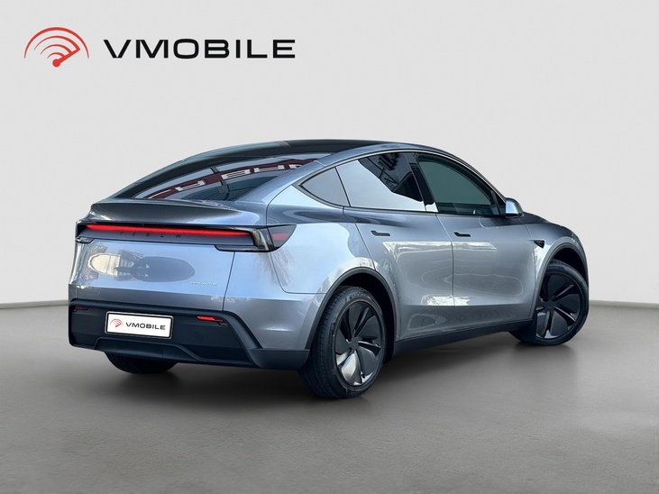 Tesla Model Y Long Range