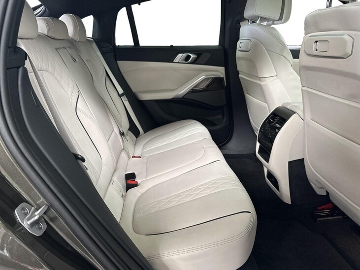 BMW X6 40i