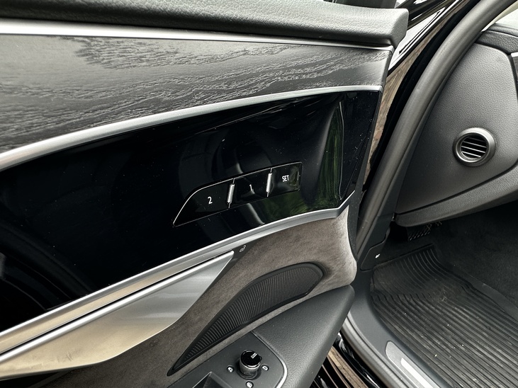 Audi A8 L quattro
