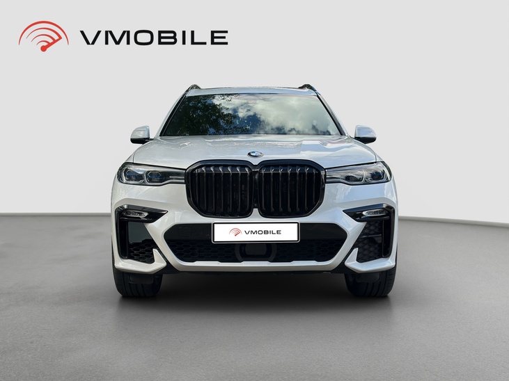 BMW X7 M50i