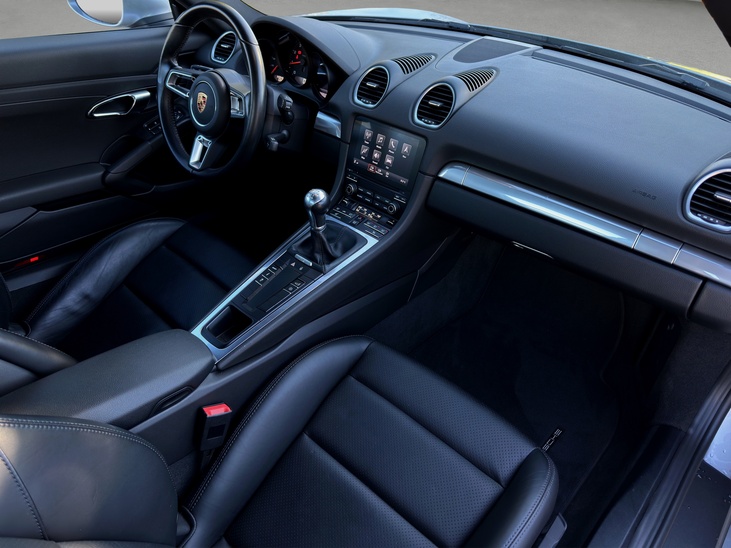 Porsche 718 Cayman