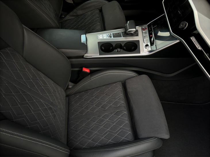 Audi S6 Avant quattro
