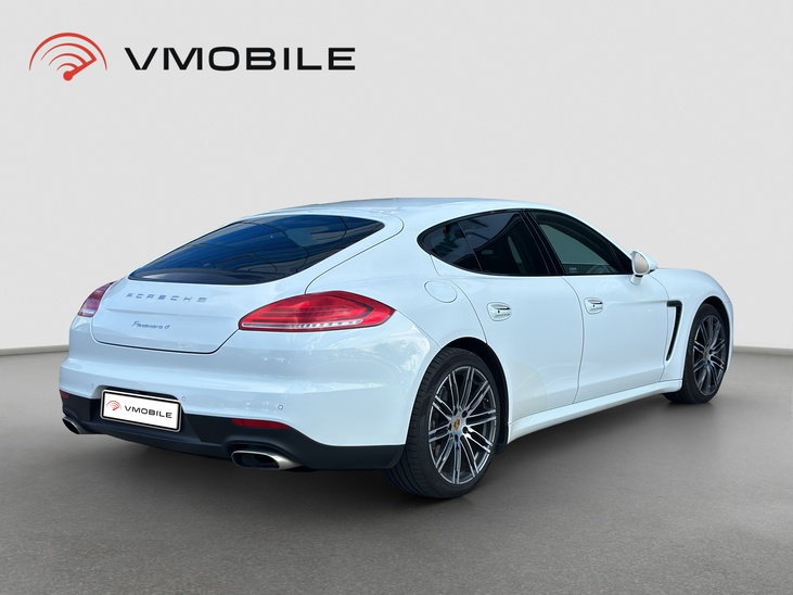 Porsche Panamera 4