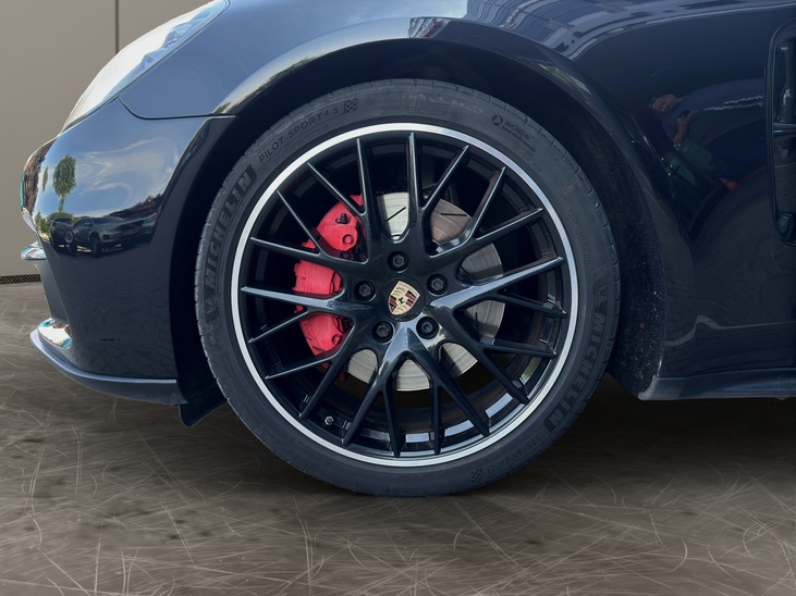 Porsche Panamera 4S