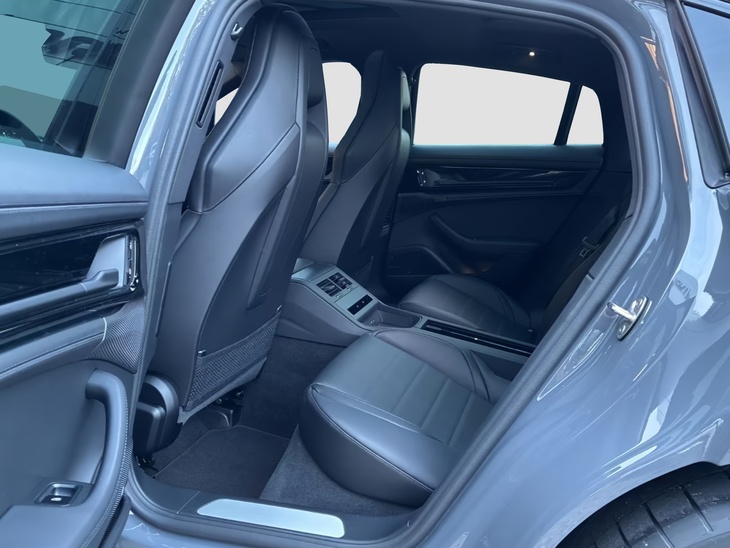 Porsche Panamera 4 E-Hybrid