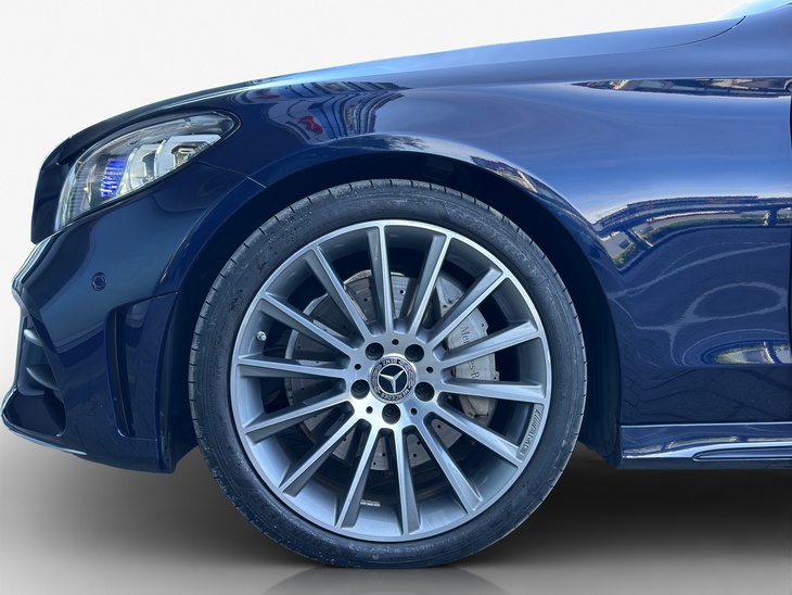 Mercedes-Benz C300 4MATIC Coupé AMG Line