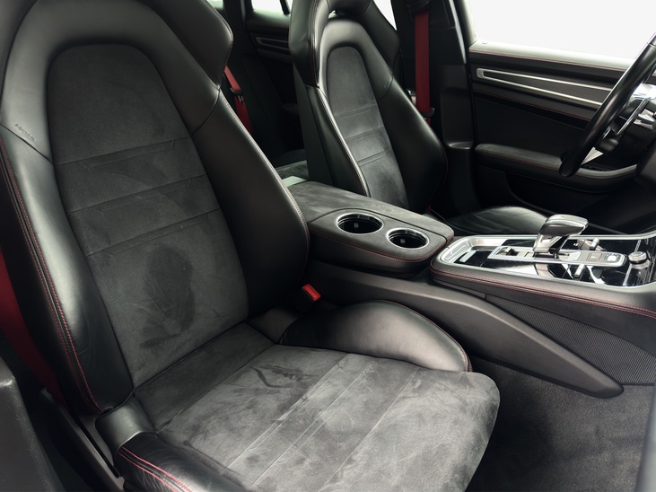 Porsche Panamera 4 GTS